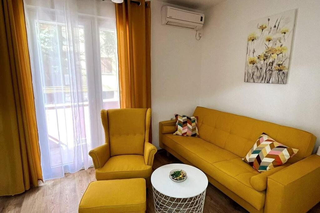 Lijepo Ureden Stan U Centru Grada Daire Knin Dış mekan fotoğraf