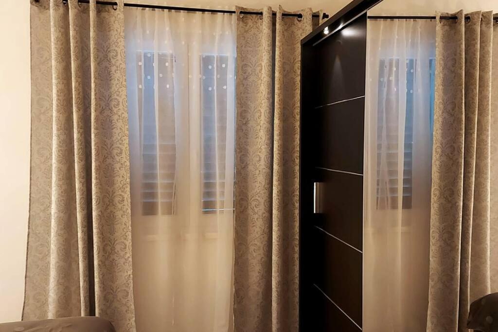 Lijepo Ureden Stan U Centru Grada Daire Knin Dış mekan fotoğraf